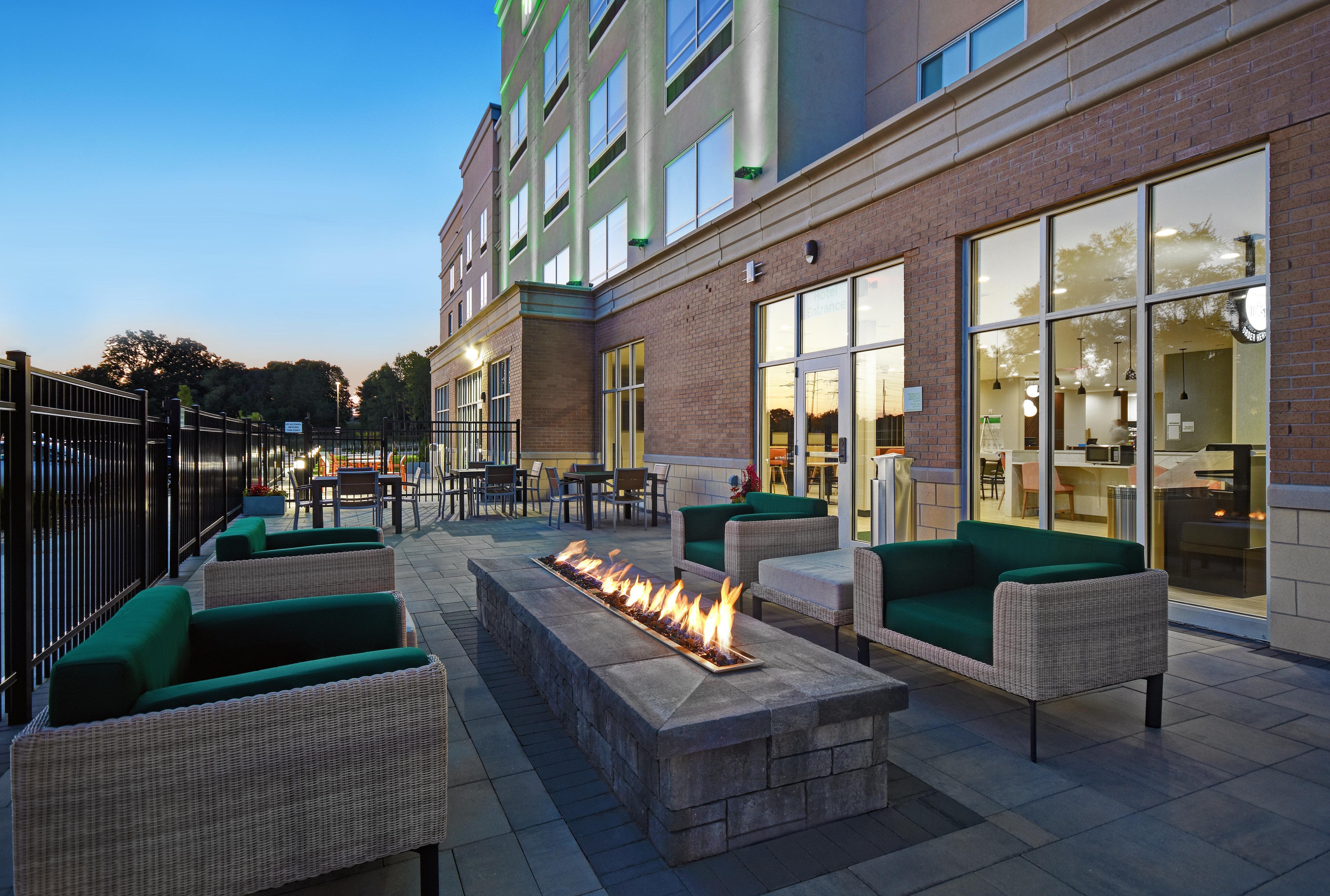 Holiday Inn Grand Rapids North - Walker By Ihg Exterior foto